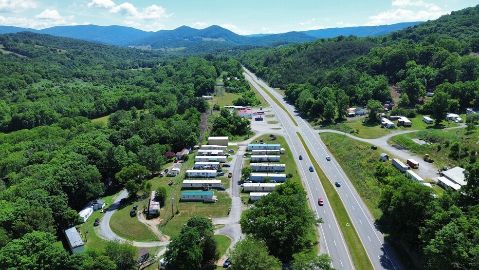 More Photos Of 132 Link Cir, Newport Manufactured Housing Mobile Home Park For Sale