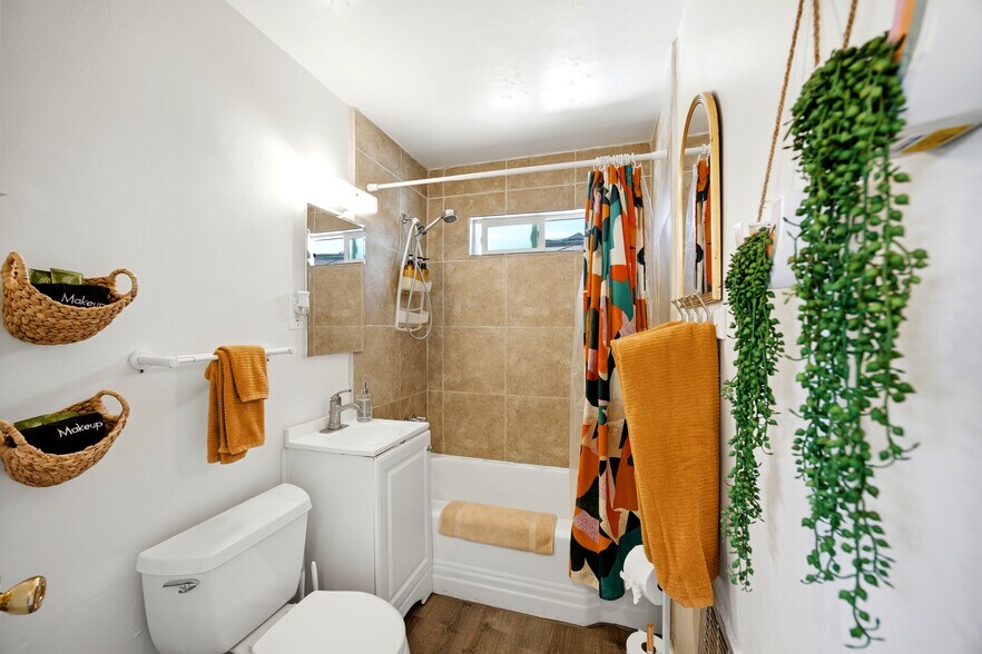 More Photos Of 1057 Grand Ave, San Diego Apartments For Sale