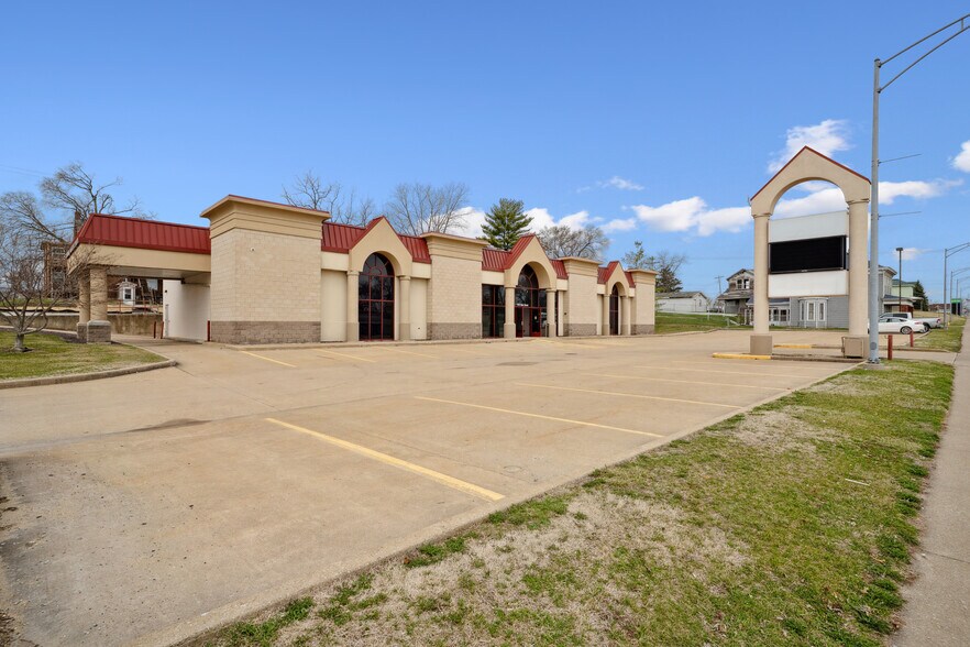 More Photos Of 1414 Main St, Keokuk Office For Lease