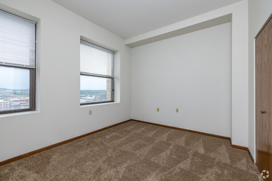 More Photos Of 422 Felix St, Saint Joseph Apartments For Sale