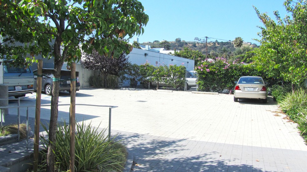 More Photos Of 911 De la Vina St, Santa Barbara Office For Lease