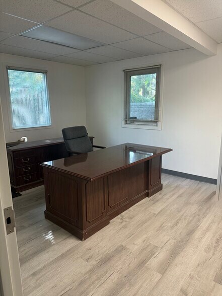 More Photos Of 215 E Laurel Rd, Stratford Medical For Lease