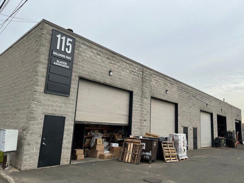 More Photos Of 115 Industrial Loop, Staten Island Distribution For Lease