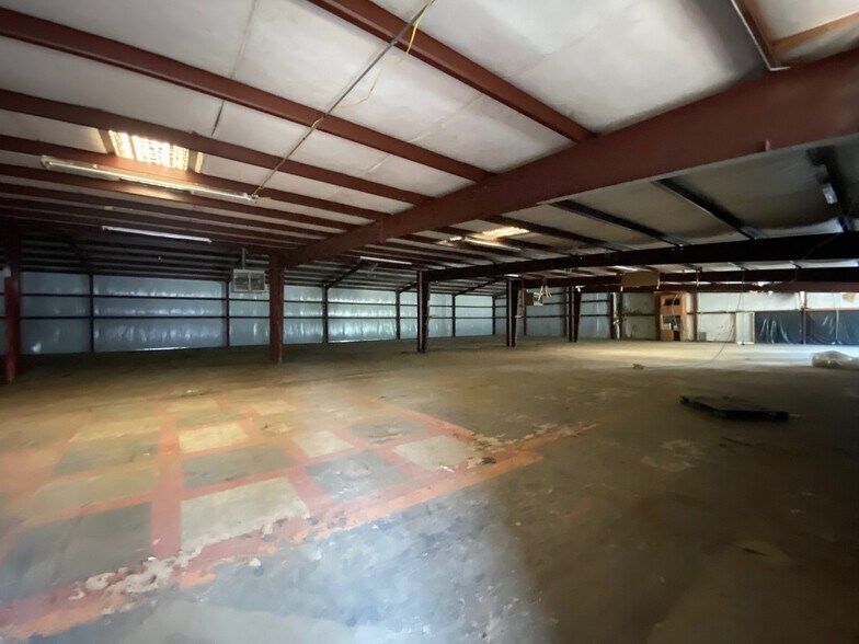 More Photos Of 2826 Highway 178, Tupelo Light Distribution For Sale