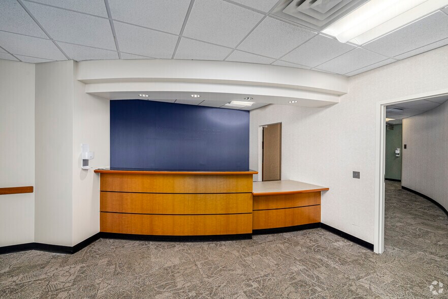 More Photos Of 477 McLaws Cir, Williamsburg Medical For Lease