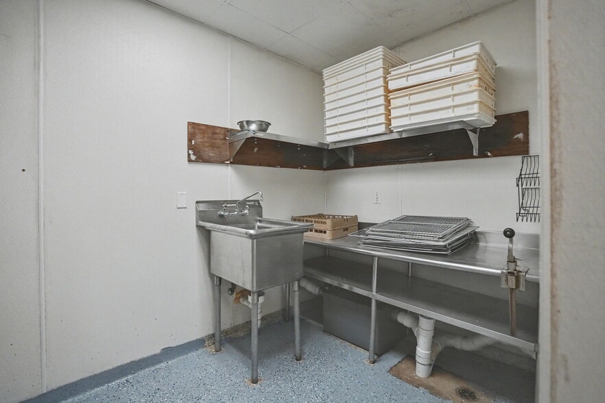 More Photos Of 110 W Bryan St, Savannah Freestanding For Lease