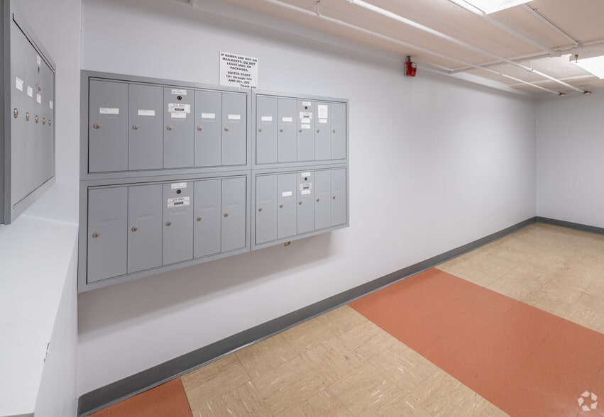 More Photos Of 58 Pulaski Rear St, Peabody Distribution For Lease