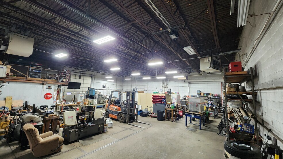 More Photos Of 109 S Main St, Marion Manufacturing For Sale