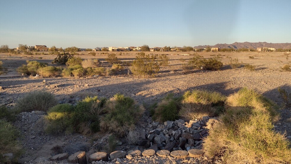 More Photos Of 391 N Riggles Ave, Quartzsite Land For Sale
