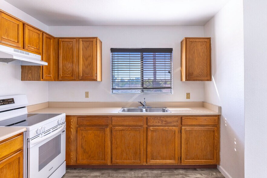 More Photos Of 450 Palm Dr, Wickenburg Apartments For Sale