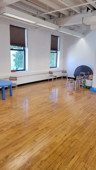 More Photos Of 90 Hamilton St, Cambridge Office For Sale