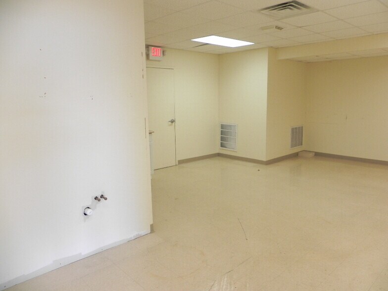 More Photos Of 477 Boston Post Rd, Orange Storefront Retail Office For Lease