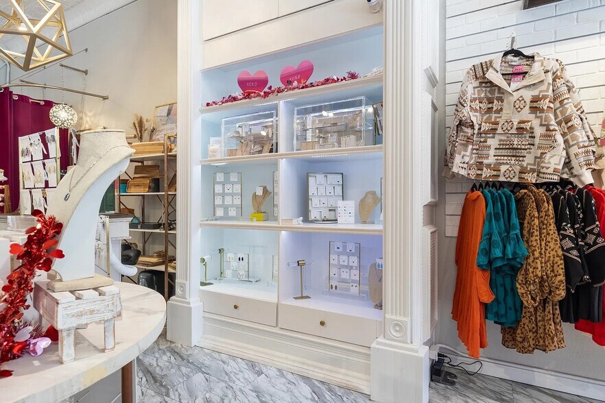 More Photos Of 506 Flynn St, Alva Storefront Retail Residential For Sale