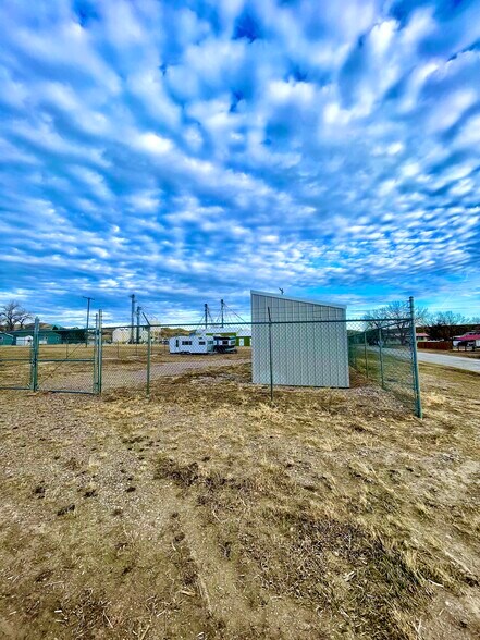 More Photos Of 2501 St Charles st, Fort Benton Self Storage For Sale