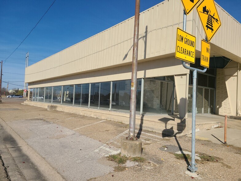 More Photos Of 1115 W Veterans Memorial Blvd, Killeen Auto Dealership For Lease