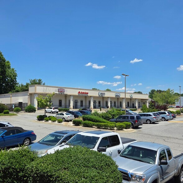 More Photos Of 692 Jonestown Rd, Winston-Salem Unknown For Lease