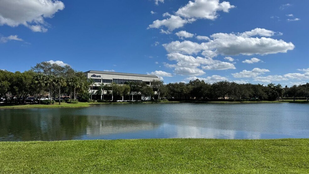 More Photos Of 1290 Weston Rd, Weston Office For Lease