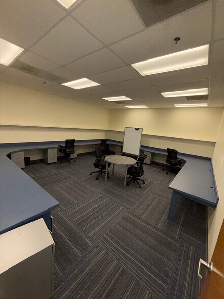 More Photos Of 504-604 E Rosedale St, Fort Worth Unknown For Lease