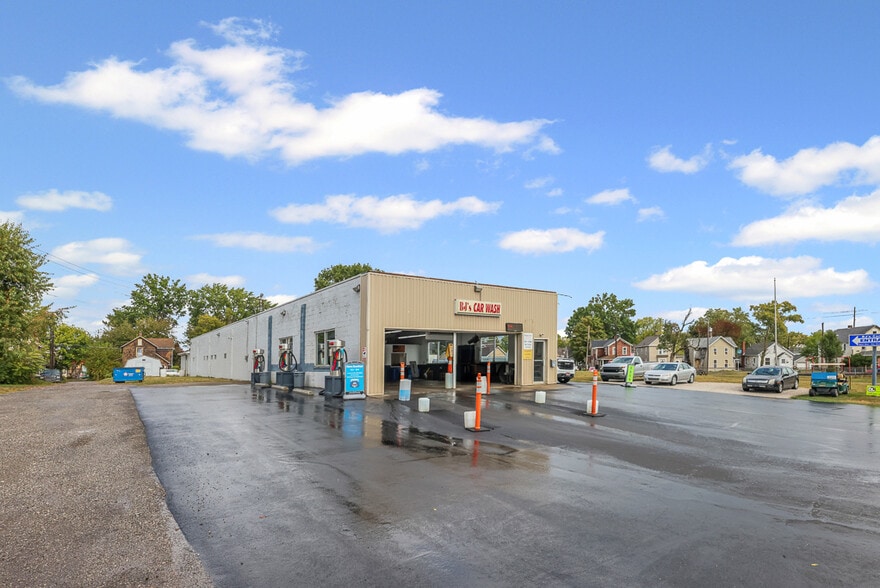 More Photos Of 44 E Harrison St, Alliance Carwash For Sale