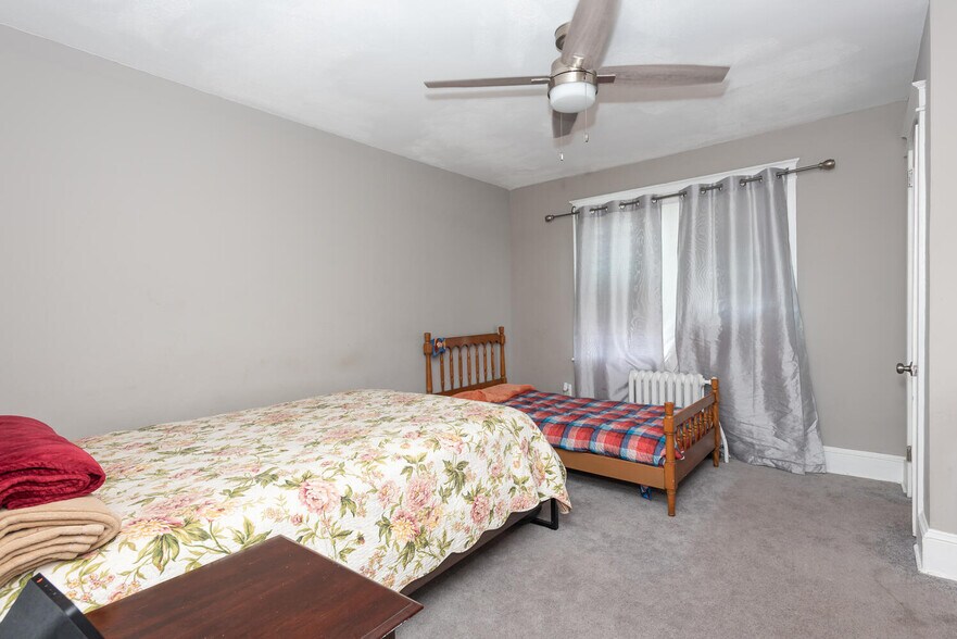 More Photos Of 95 Nutt Rd, Phoenixville Restaurant For Sale