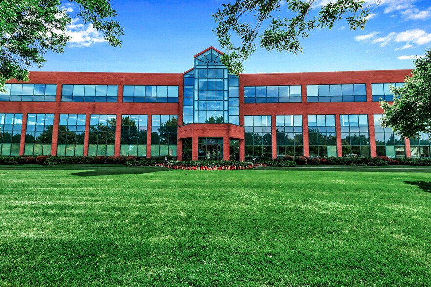 More Photos Of 400 Essjay Rd, Williamsville Office For Lease