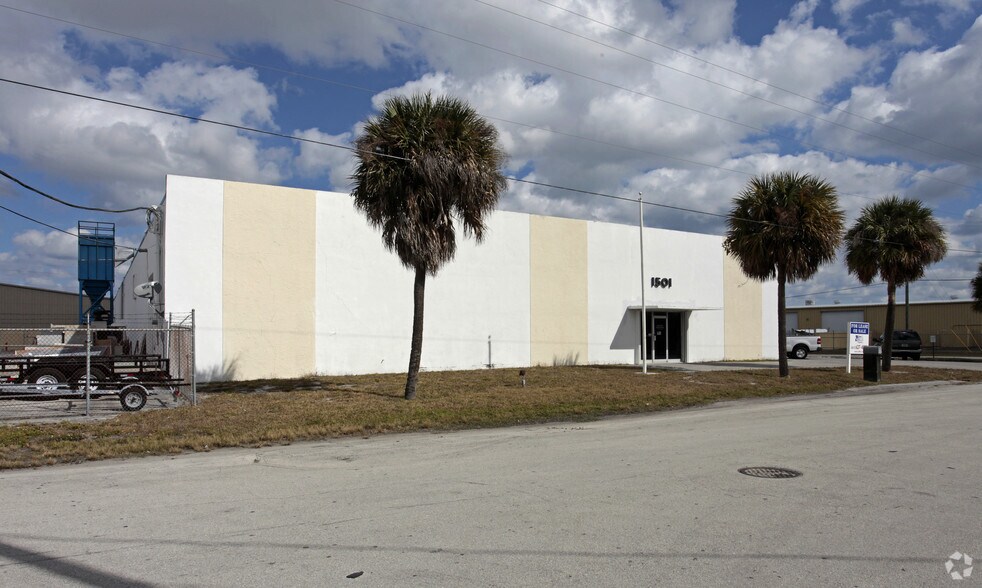 More Photos Of 1501 53rd St, Mangonia Park Manufacturing For Lease
