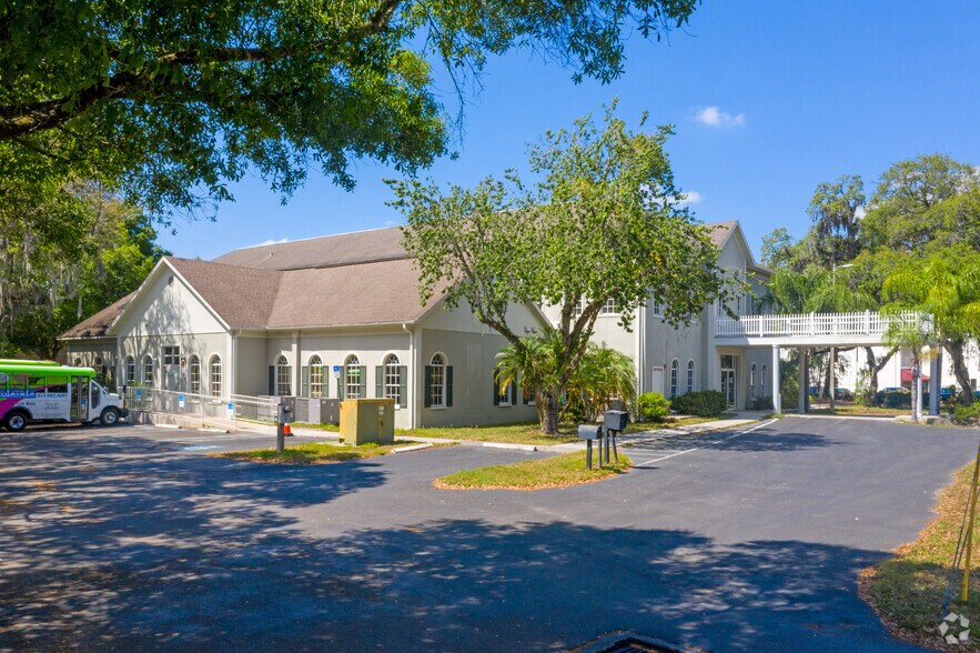 More Photos Of 722 Bowing Oak Dr, Brandon Medical For Lease