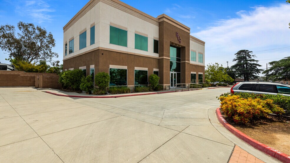 More Photos Of 1945 W 9th St, Upland Loft Creative Space For Lease