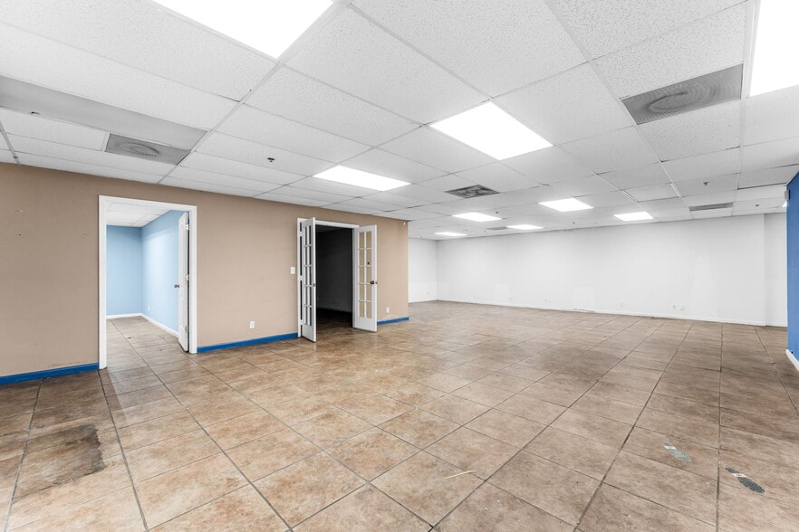 More Photos Of 7620 W 2nd Ct, Hialeah Warehouse For Sale