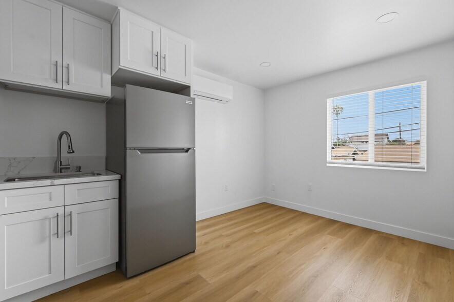 More Photos Of 2005 Highland Ave, National City Apartments For Sale