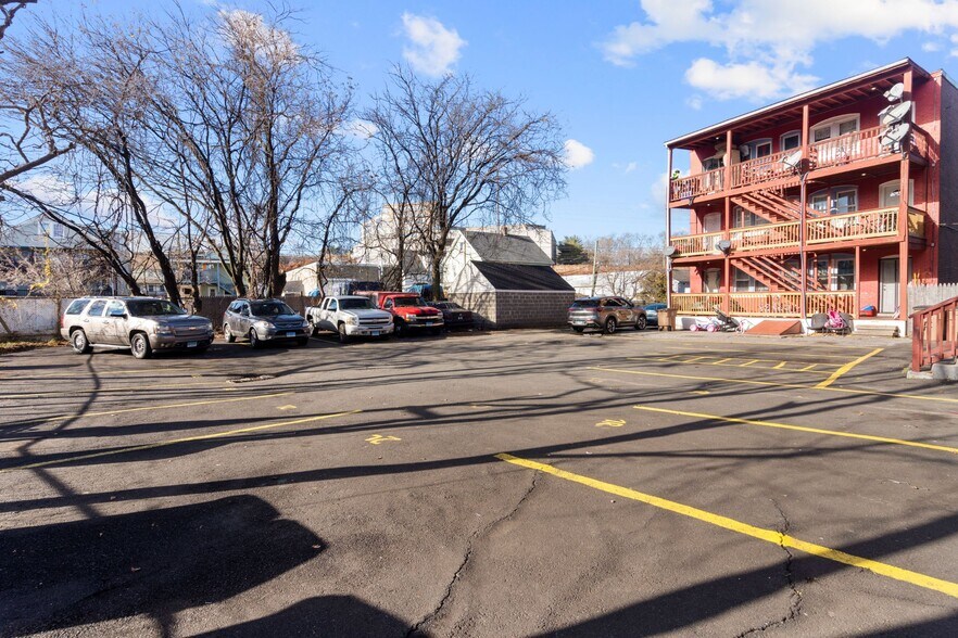 More Photos Of 265 Greenwich Ave, Stamford Apartments For Sale