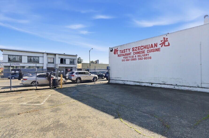 More Photos Of 6537 Foothill Blvd, Oakland Office For Lease