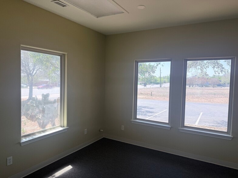 More Photos Of 16239 Nacogdoches Rd, San Antonio Healthcare For Lease