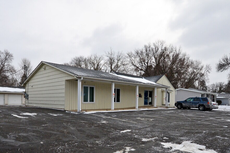 More Photos Of 4070 White Bear Ave N, White Bear Lake General Retail For Sale