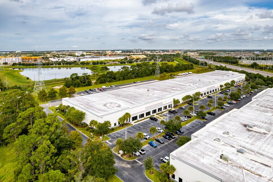 More Photos Of 7320 Kingspointe Pky, Orlando Distribution For Lease