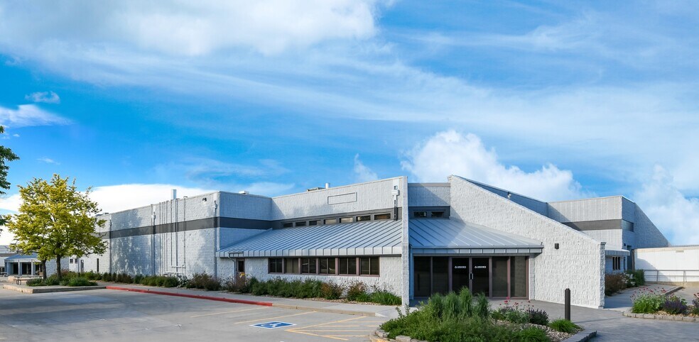 More Photos Of 740 S Pierce Ave, Louisville Manufacturing For Lease