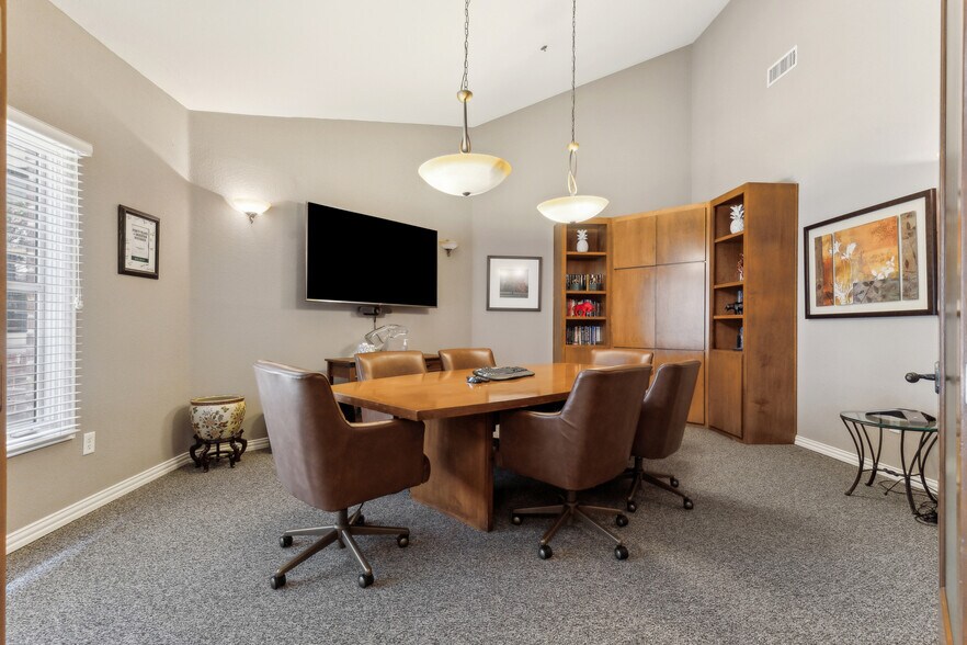 More Photos Of 700 N Carroll Ave, Southlake Office For Lease