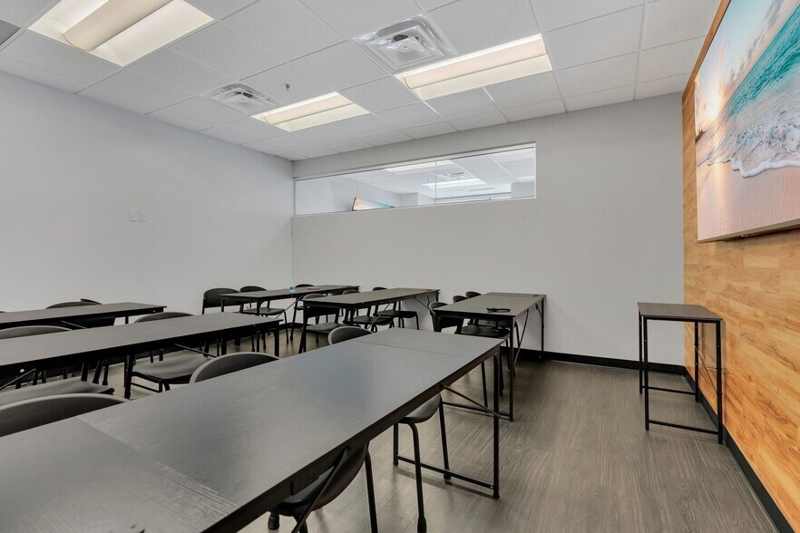 More Photos Of 121-189 S Orange Ave, Orlando Office Residential For Sale