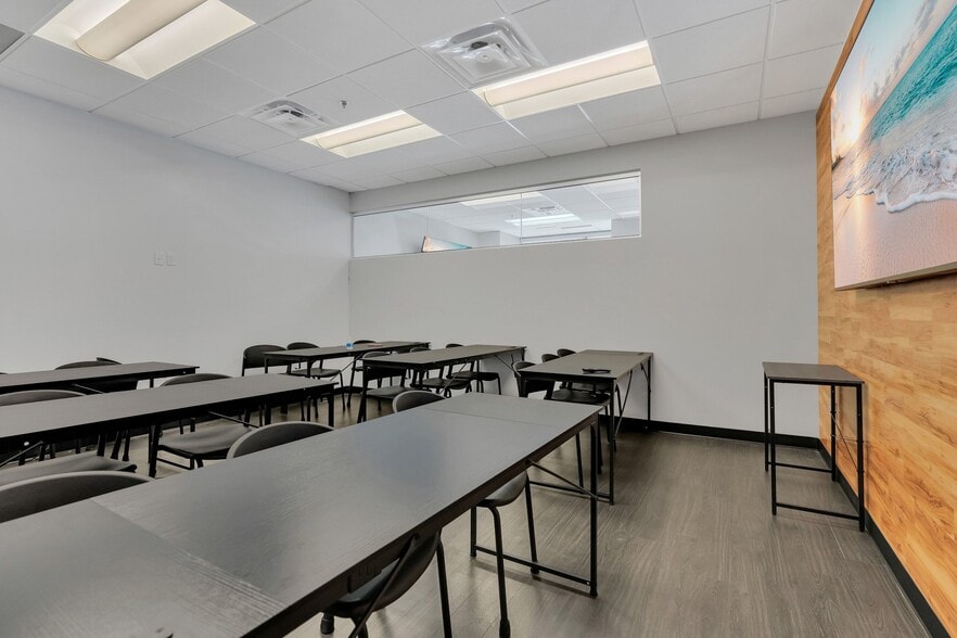 More Photos Of 121-189 S Orange Ave, Orlando Office Residential For Sale
