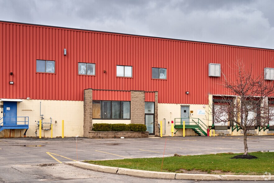 More Photos Of 80 Commerce Dr, Rochester Warehouse For Lease