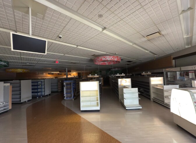 More Photos Of 5014 Clio Rd, Flint Drugstore For Lease
