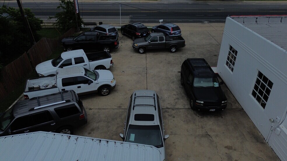 More Photos Of 4712 S Congress Ave, Austin Auto Dealership For Sale