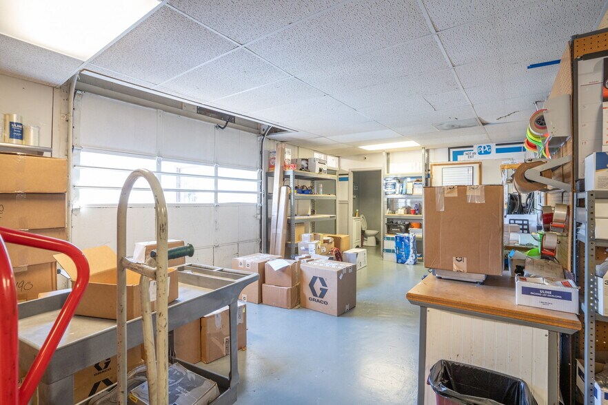 More Photos Of 2304 N Killingsworth St, Portland Warehouse For Sale