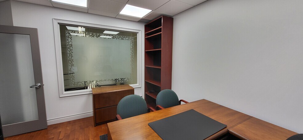 More Photos Of 30 Wertheim Ct, Richmond Hill Office Residential For Lease