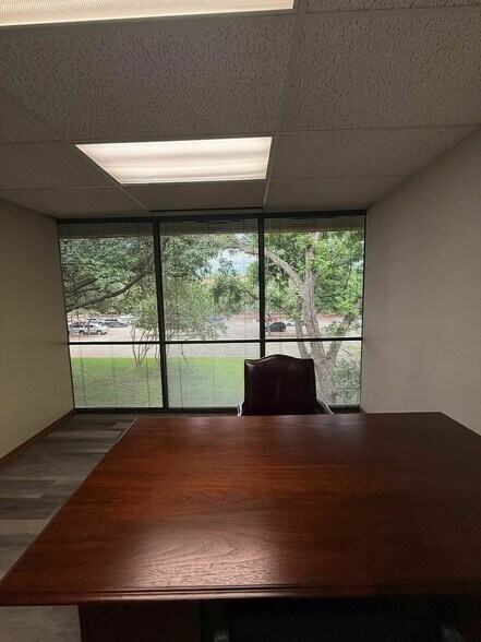 More Photos Of 8330-8350 Meadow Rd, Dallas Office For Sale