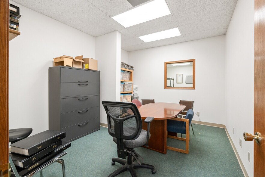 More Photos Of 316 N Main St, Lake Mills Office For Sale