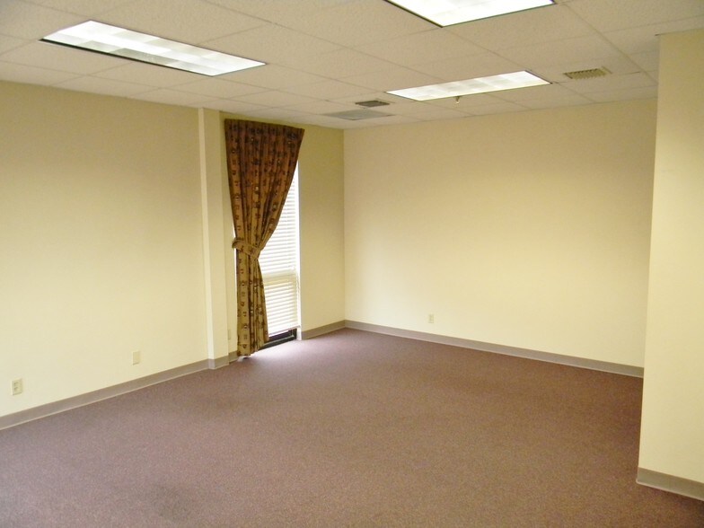 More Photos Of 1811 Auburn Ave, Monroe Medical For Lease