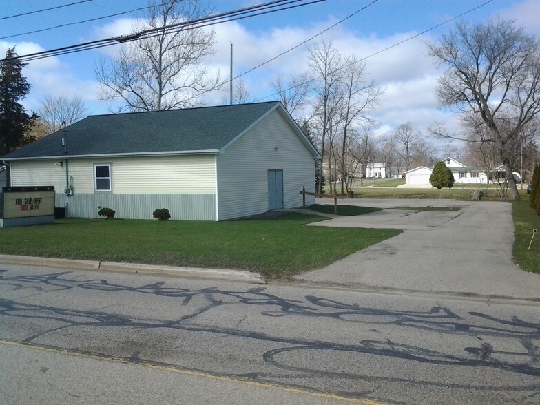 More Photos Of 317 S McDonnell St, Corunna Freestanding For Sale