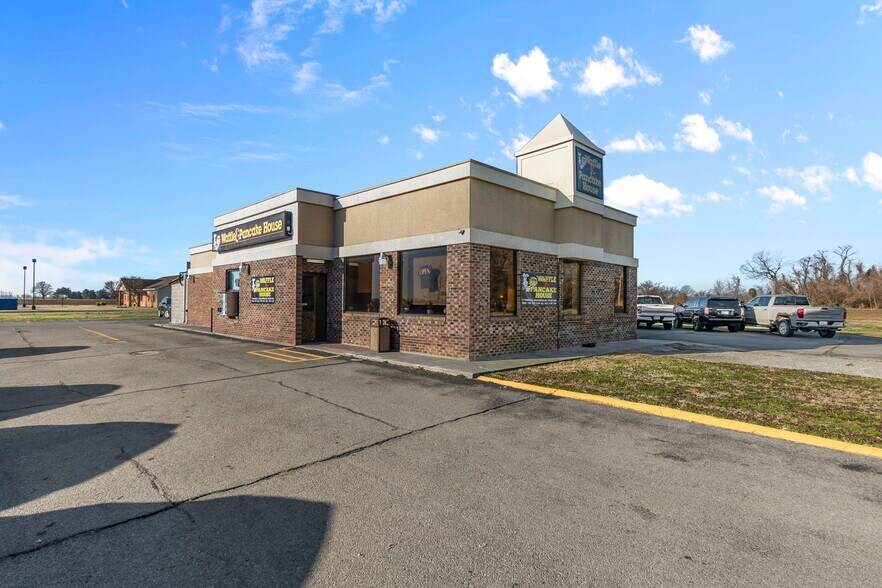 More Photos Of 11 Truman St, Charleston Restaurant For Sale