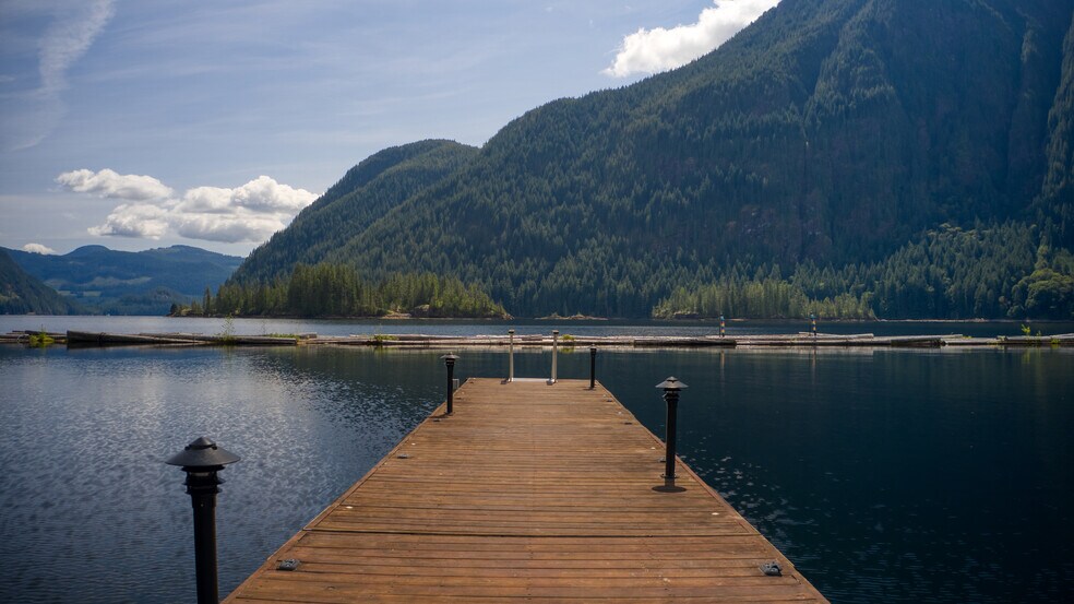 More Photos Of 13168 Powell Lake, Powell River Hotel For Sale